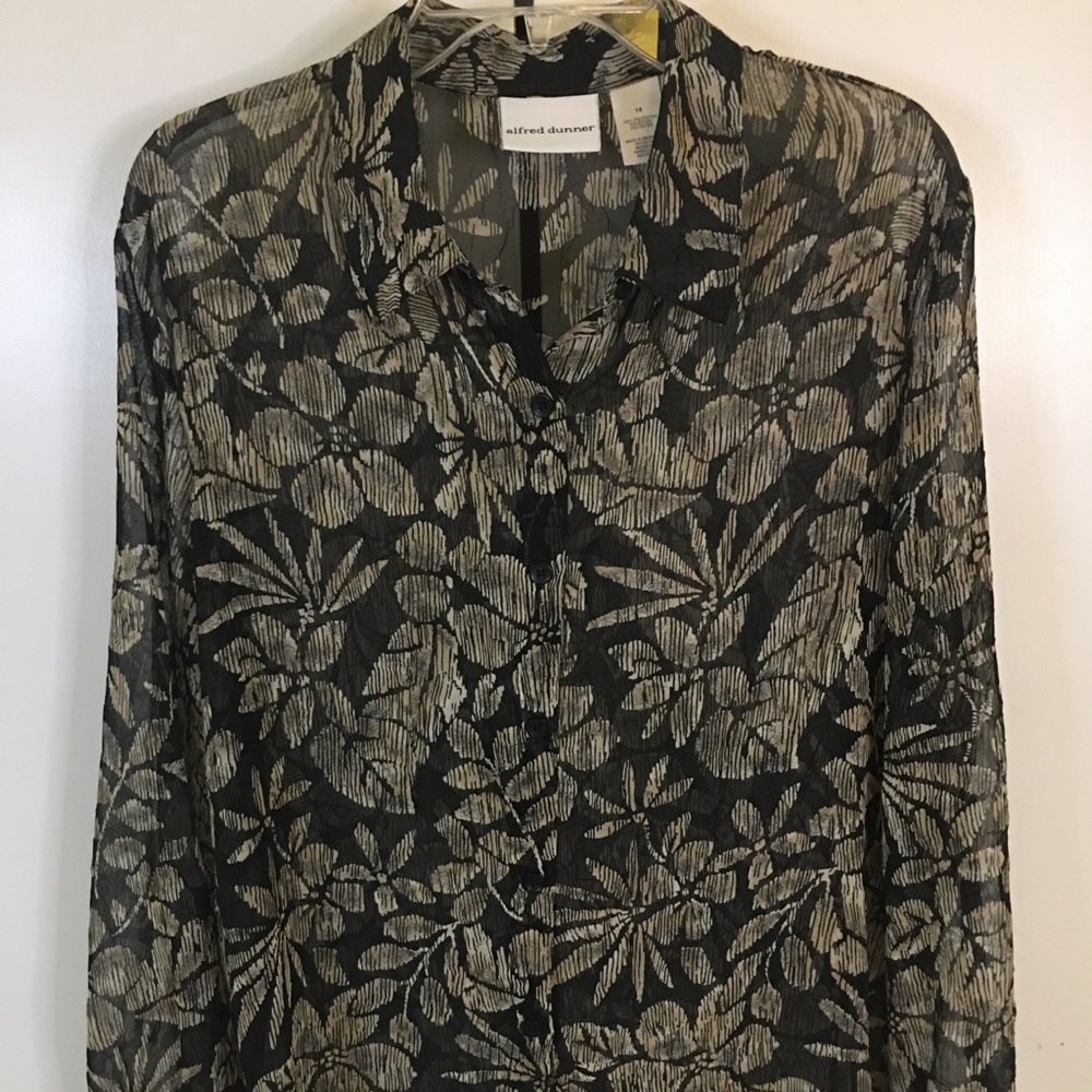 COPY - Ladies button down shirt size 14